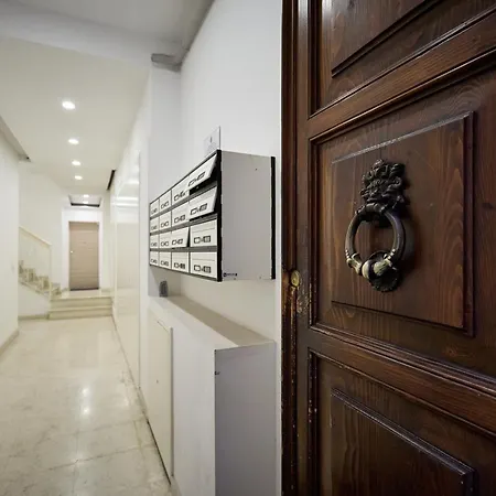 La Torre Lunga -smart Working- 150 M Dalle-from Due Torri-two Towers Apartman
