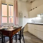 La Torre Lunga -smart Working- 150 M Dalle-from Due Torri-two Towers Lejlighed *