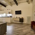 公寓 La Torre Lunga -smart Working- 150 M Dalle-from Due Torri-two Towers *
