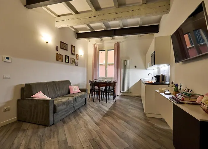 Daire La Torre Lunga -smart Working- 150 M Dalle-from Due Torri-two Towers