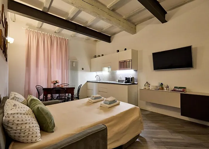 Daire La Torre Lunga -smart Working- 150 M Dalle-from Due Torri-two Towers