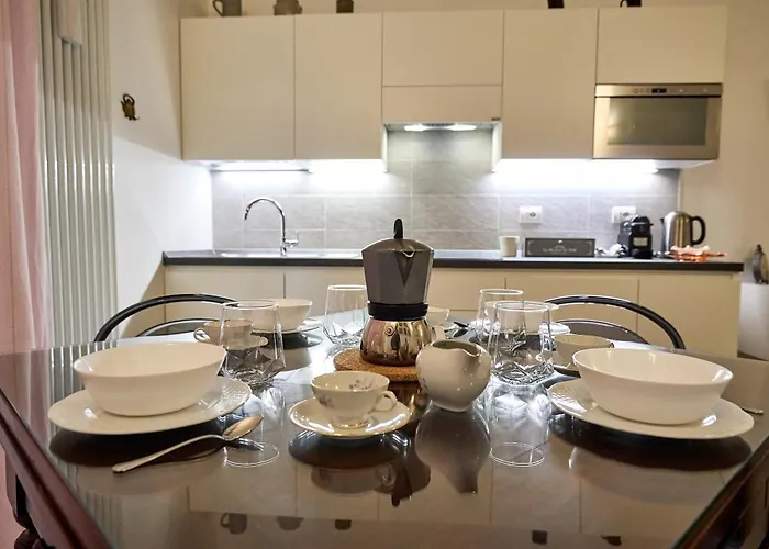 La Torre Lunga -smart Working- 150 M Dalle-from Due Torri-two Towers Болонья