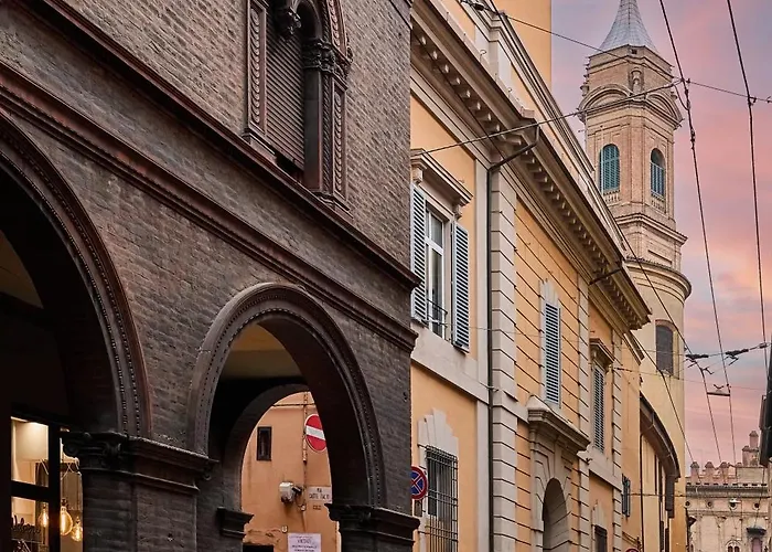 La Torre Lunga -smart Working- 150 M Dalle-from Due Torri-two Towers בולוניה