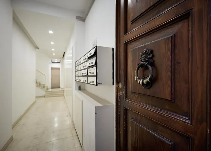 La Torre Lunga -smart Working- 150 M Dalle-from Due Torri-two Towers Апартаменты