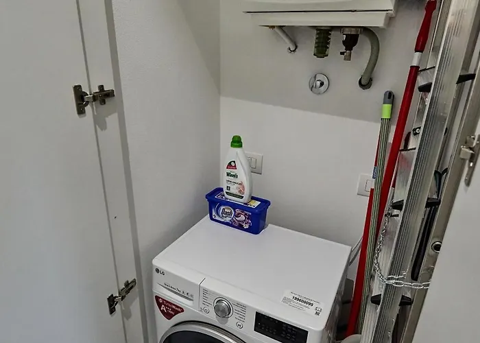 La Torre Lunga -smart Working- 150 M Dalle-from Due Torri-two Towers *