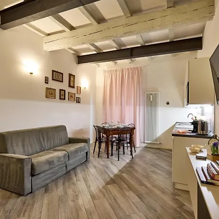 La Torre Lunga -smart Working- 150 M Dalle-from Due Torri-two Towers * 博洛尼亚