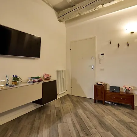 La Torre Lunga -smart Working- 150 M Dalle-from Due Torri-two Towers Appartement Bologne