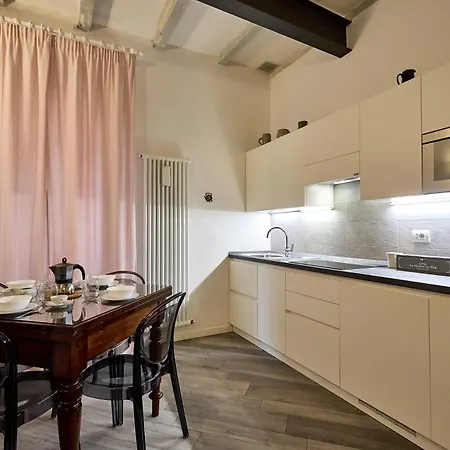 Appartement La Torre Lunga -smart Working- 150 M Dalle-from Due Torri-two Towers