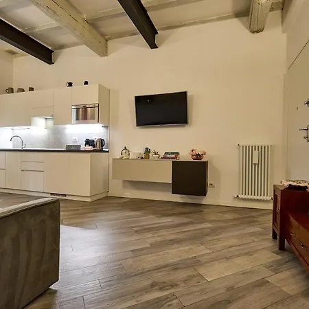 Appartement La Torre Lunga -smart Working- 150 M Dalle-from Due Torri-two Towers *