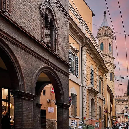 La Torre Lunga -smart Working- 150 M Dalle-from Due Torri-two Towers Bologne