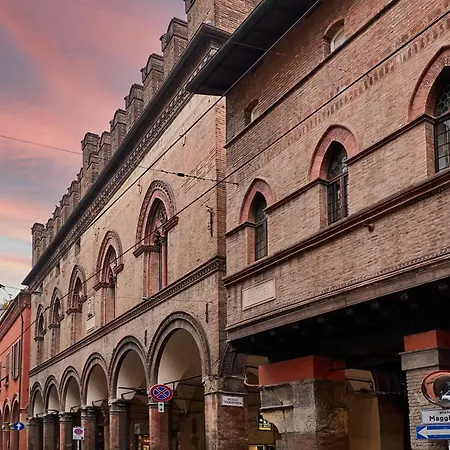 La Torre Lunga -smart Working- 150 M Dalle-from Due Torri-two Towers 公寓