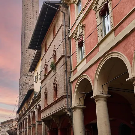 Appartement La Torre Lunga -smart Working- 150 M Dalle-from Due Torri-two Towers